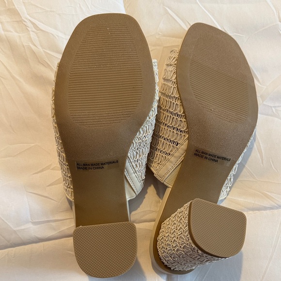 DV by Dolce Vita Women's Beige Woven Mules - Picture 2 of 2